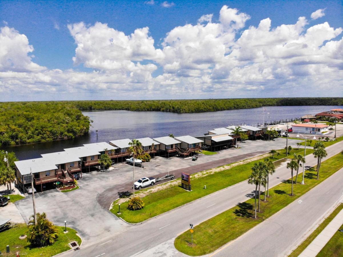 River Wilderness Waterfront Cabins Everglades City Exterior foto