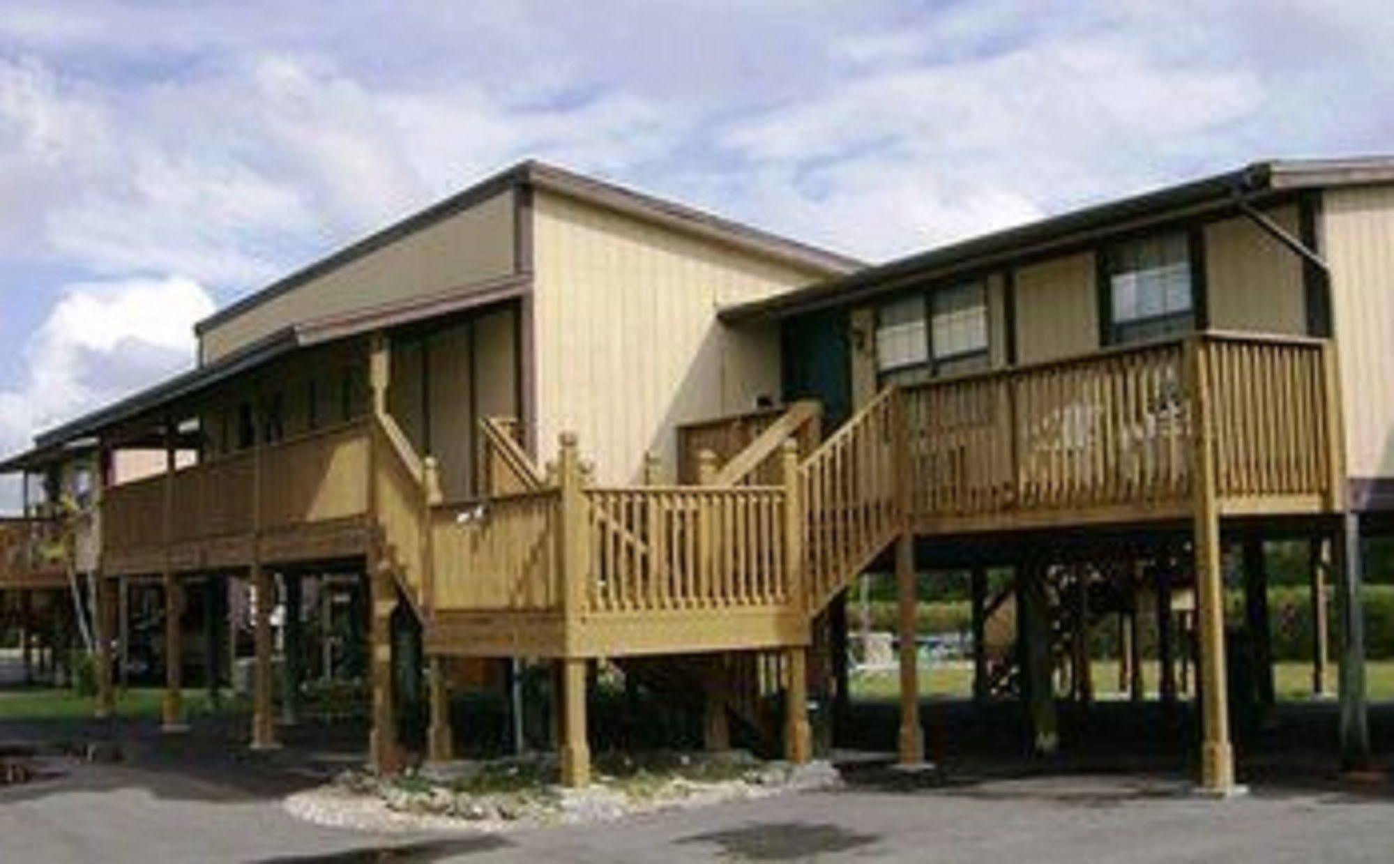River Wilderness Waterfront Cabins Everglades City Exterior foto